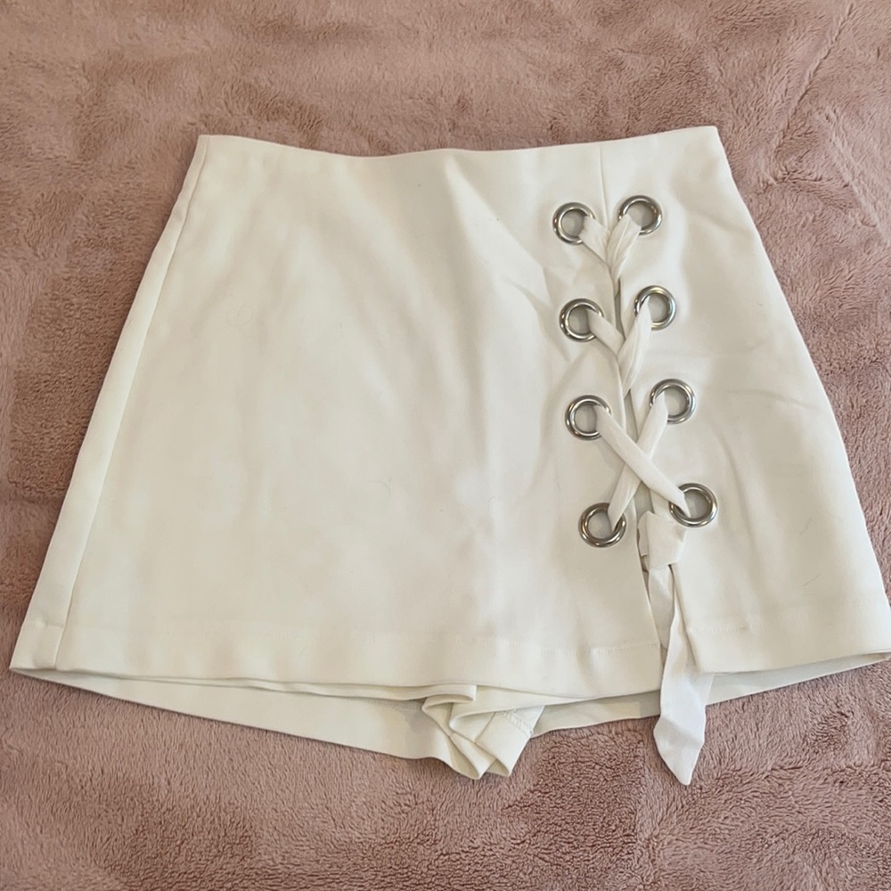 white tie up skort